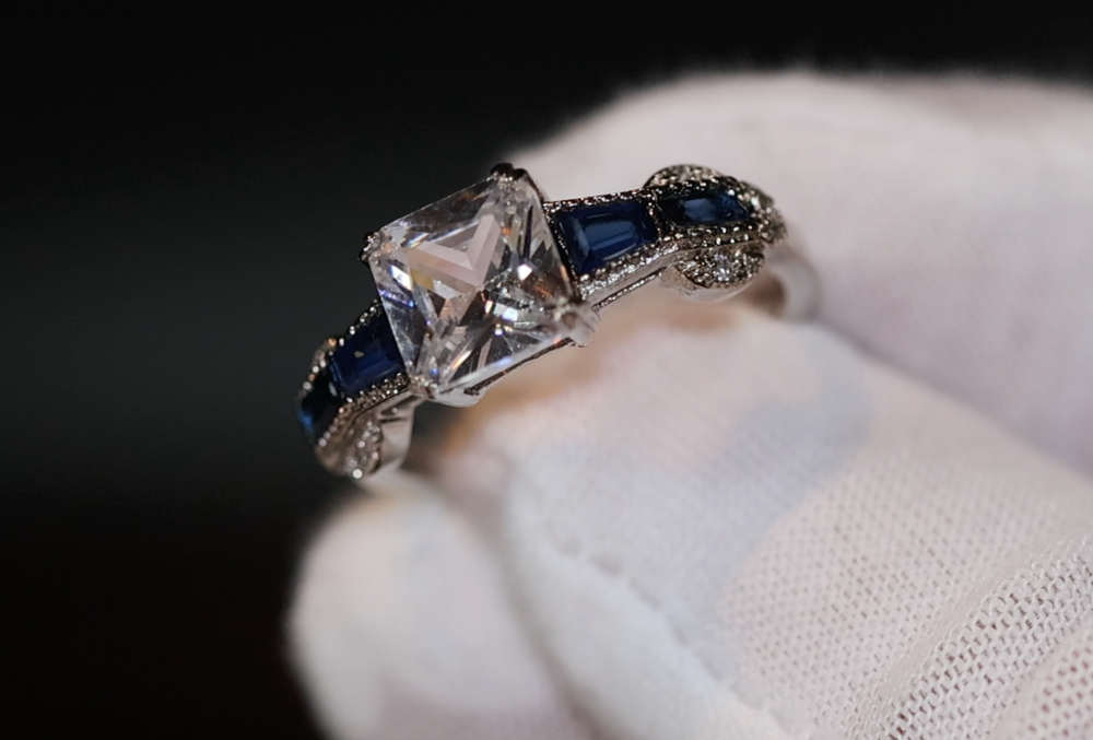 
            
                Load image into Gallery viewer, Blue diamond ring
            
        