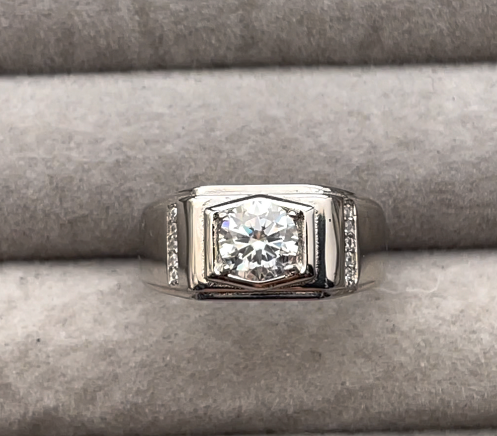 
            
                Load image into Gallery viewer, Mens Moissanite Diamond Ring
            
        