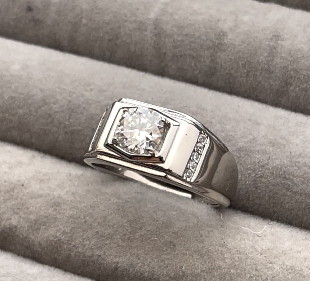 
            
                Load image into Gallery viewer, Mens Moissanite Rings | Mens Moissanite Diamond Wedding Ring
            
        