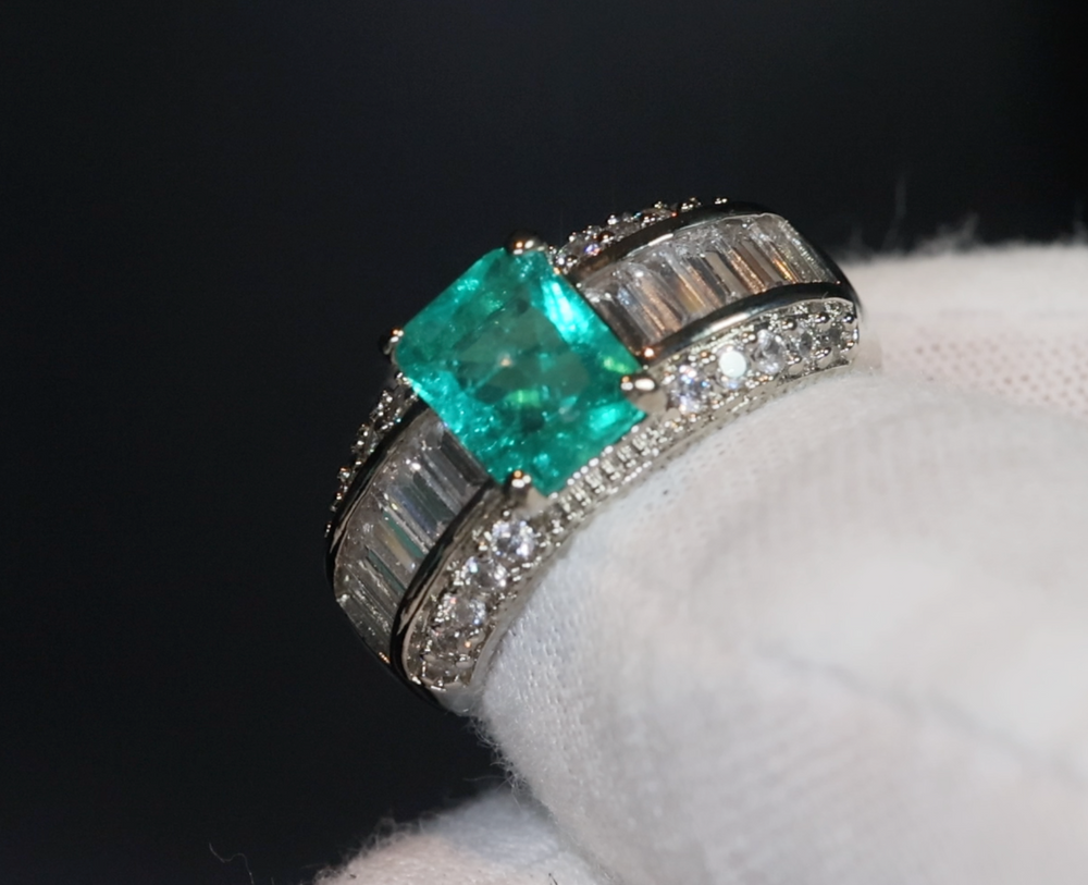 Green Diamond Ring