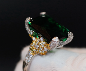 Green Diamond Engagement Ring | Big Emerald Ring