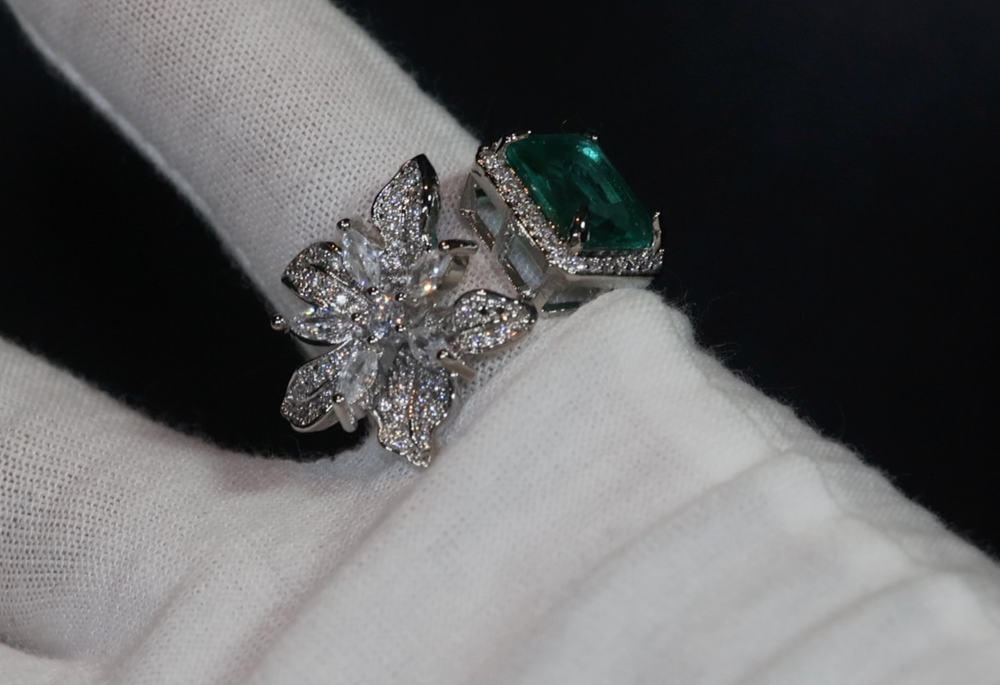 
            
                Load image into Gallery viewer, Big Green Diamond Ring | Womens Promise Rings | Green diamond flower ring
            
        