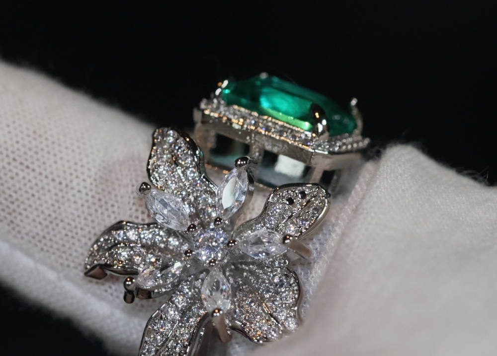 
            
                Load image into Gallery viewer, Big Green Diamond Ring | Womens Promise Rings | Green diamond flower ring
            
        