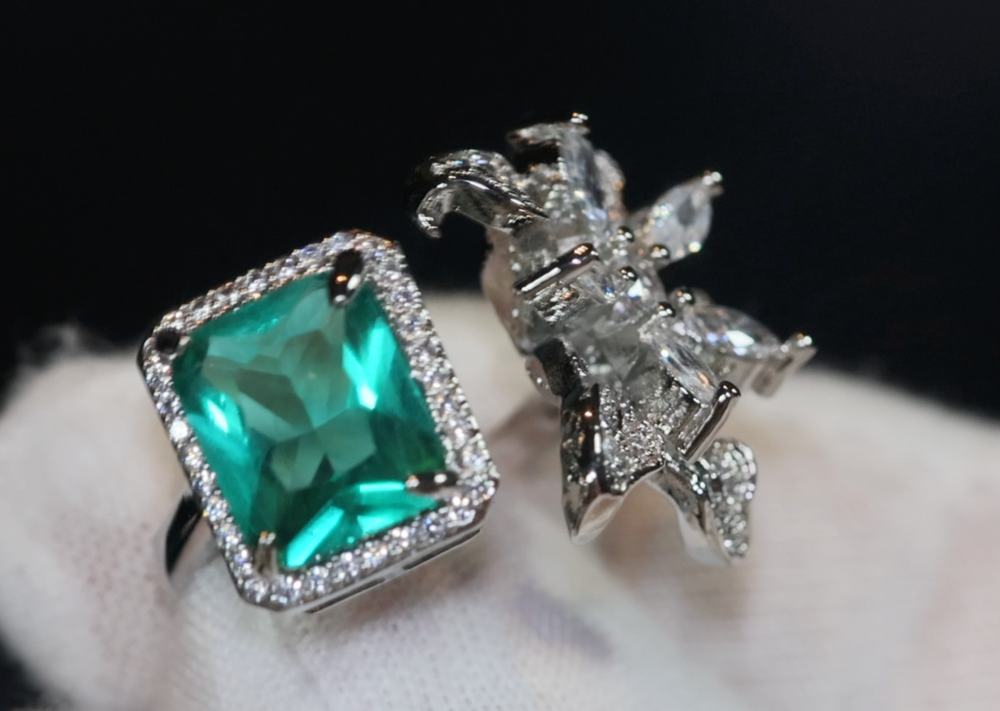 
            
                Load image into Gallery viewer, Big Green Diamond Ring | Womens Promise Rings | Green diamond flower ring
            
        