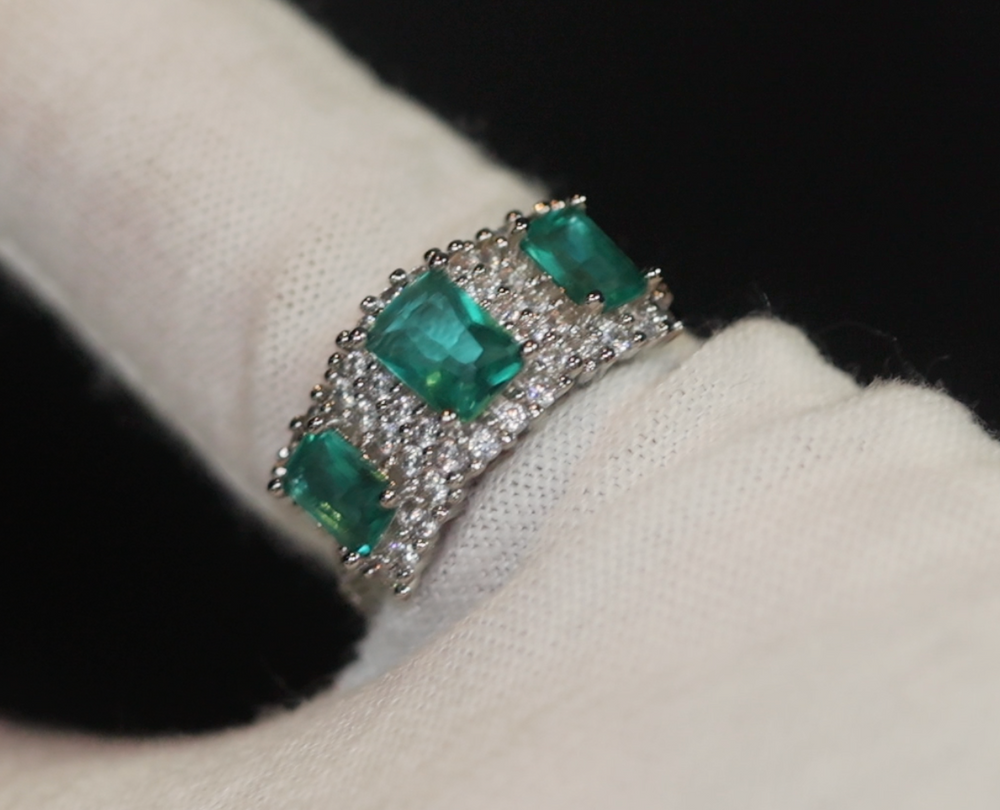 
            
                Load image into Gallery viewer, Green Diamond Engagement Rings | Green Diamond Ring | Womens Green Diamond Ring | Promise Ring | Womens Engagement Ring | Halo Ring
            
        