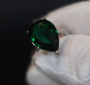 Pear Shape Ring | Green Diamond Ring