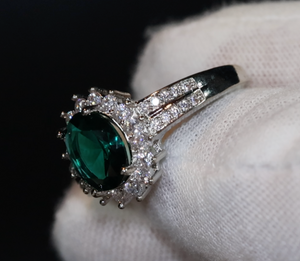 Emerald Green Diamond Ring | Green Diamond Ring