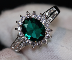 Emerald Green Diamond Ring | Green Diamond Ring