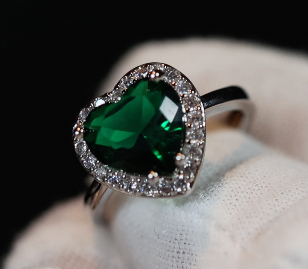 Green diamond heart ring