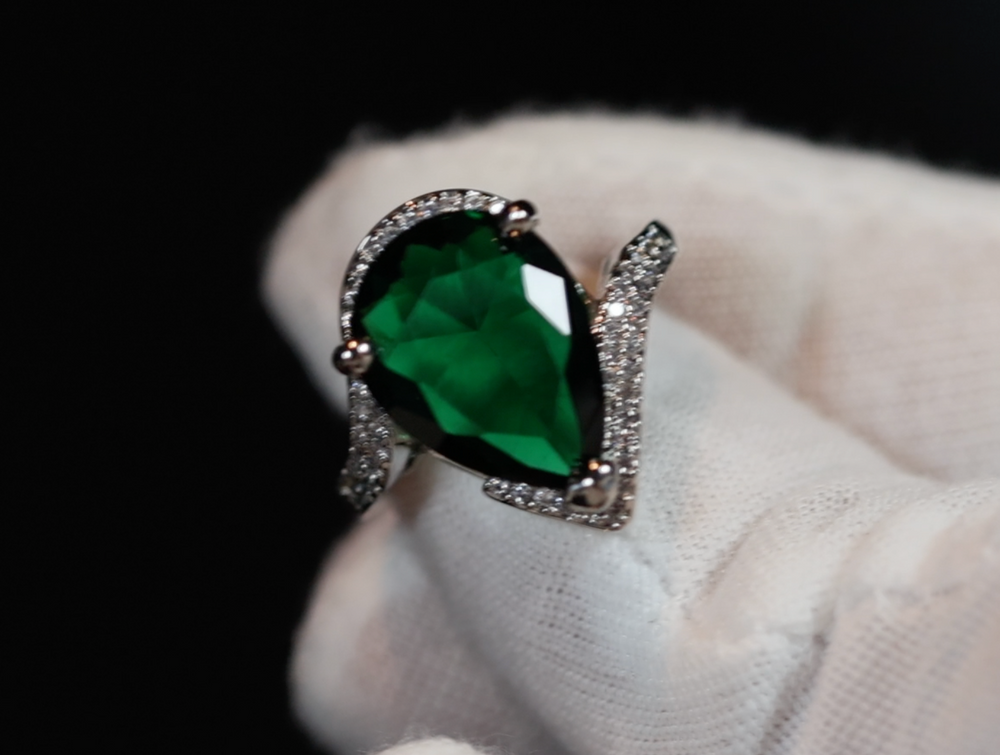 Green Diamond Ring | Green Diamond Engagement Ring