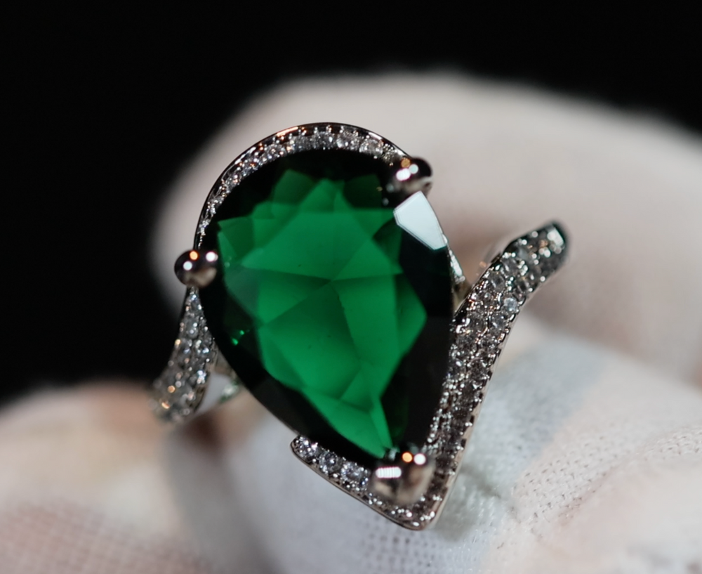 Green Diamond Ring | Green Diamond Engagement Ring