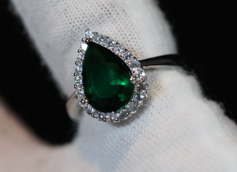 Green Diamond Ring, Teardrop green diamond ring, Green Pear Cut Diamond Ring