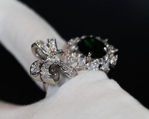 Oval Green Diamond Ring | Green Emerald Ring | Diamond Ribbon Ring