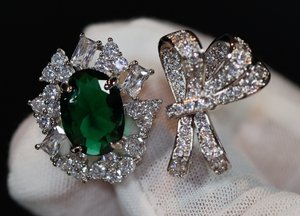 Oval Green Diamond Ring | Green Emerald Ring | Diamond Ribbon Ring