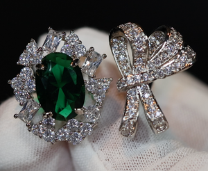 Oval Green Diamond Ring | Green Emerald Ring | Diamond Ribbon Ring