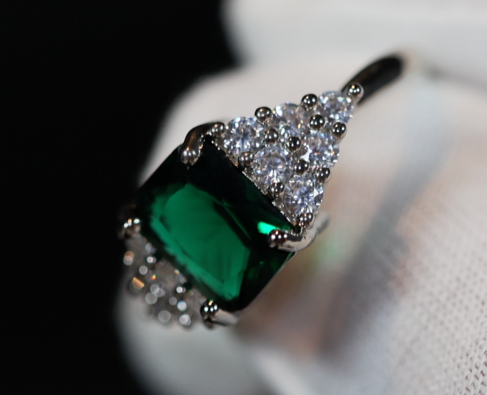 Green Diamond Ring | Green Diamond Engagement Ring