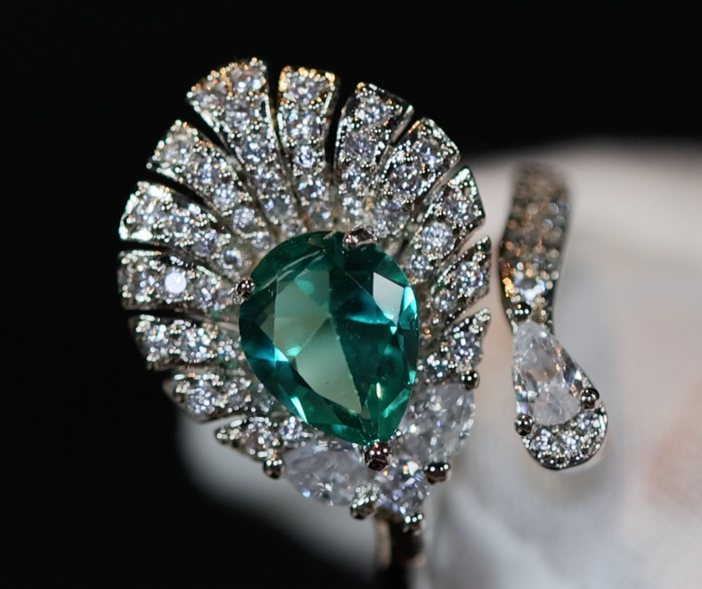 Green Diamond Engagement Ring | Peacock Diamond Ring | Green diamond feather ring