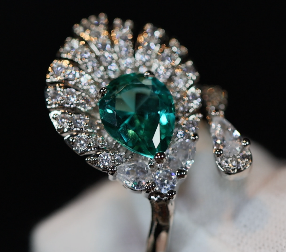 Green Diamond Engagement Ring | Peacock Diamond Ring | Green diamond feather ring