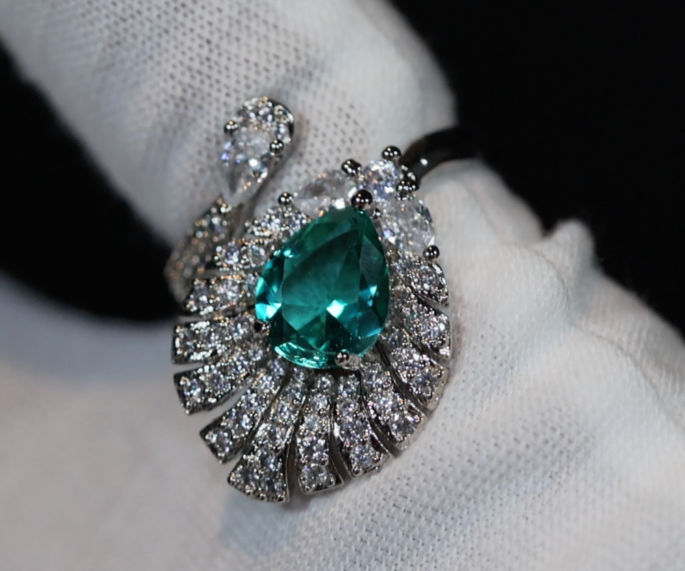 Green Diamond Engagement Ring | Peacock Diamond Ring | Green diamond feather ring