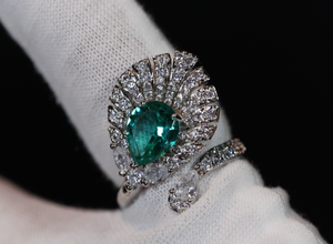 Green Diamond Engagement Ring | Peacock Diamond Ring | Green diamond feather ring