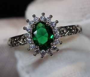 Green Diamond Ring | Green Diamond Engagement Ring