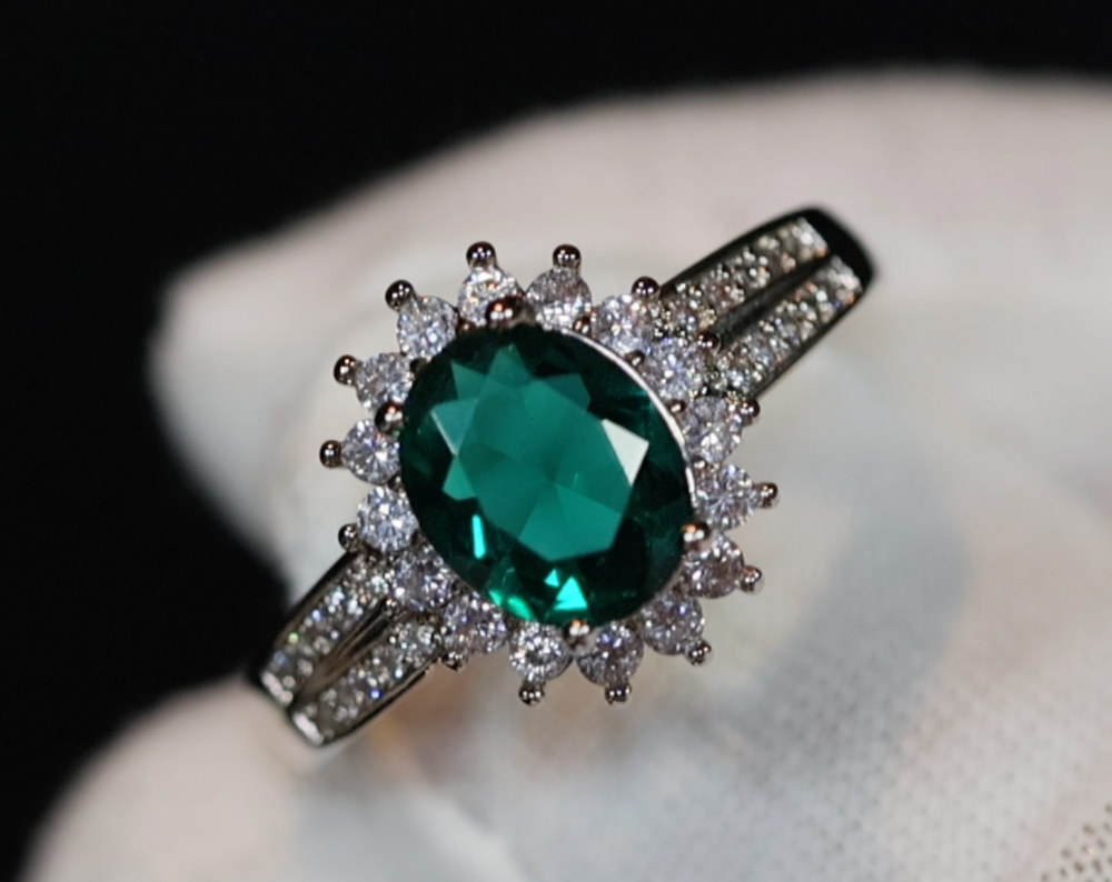 Emerald Green Diamond Ring | Green Diamond Ring