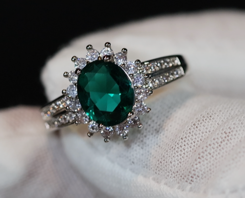 Emerald Green Diamond Ring | Green Diamond Ring