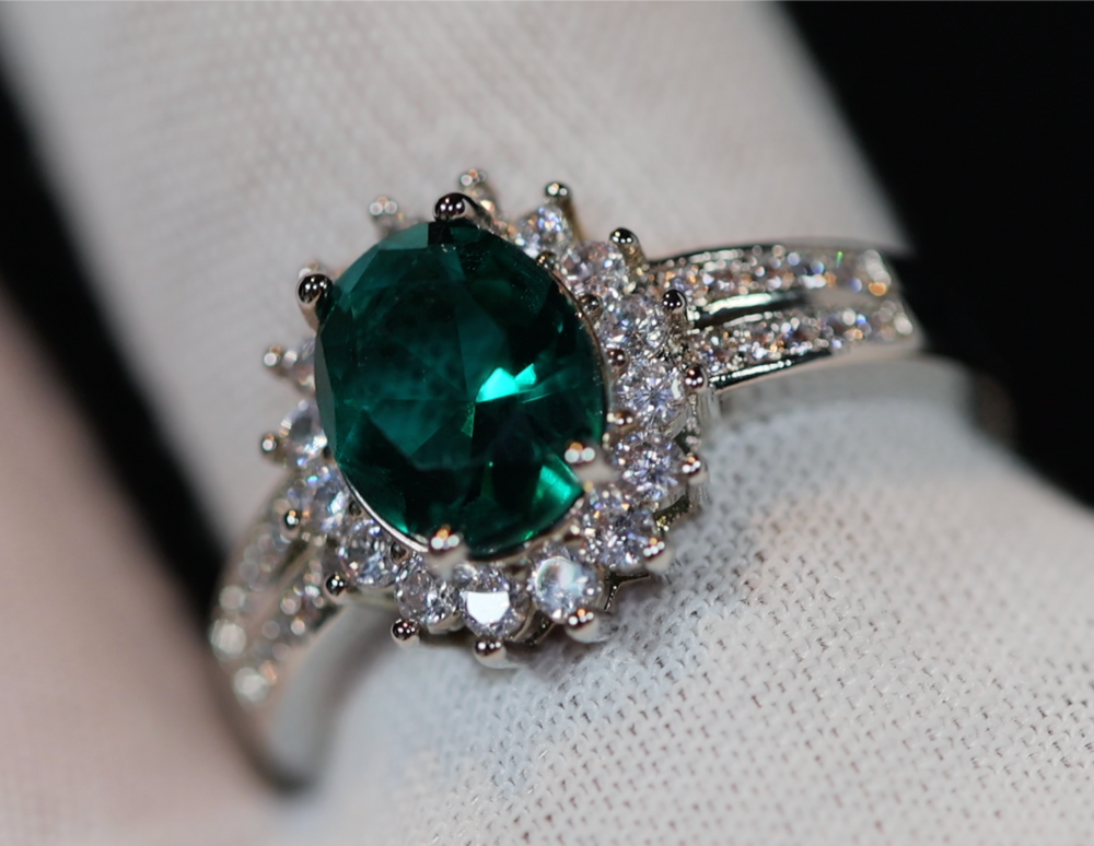 Emerald Green Diamond Ring | Green Diamond Ring