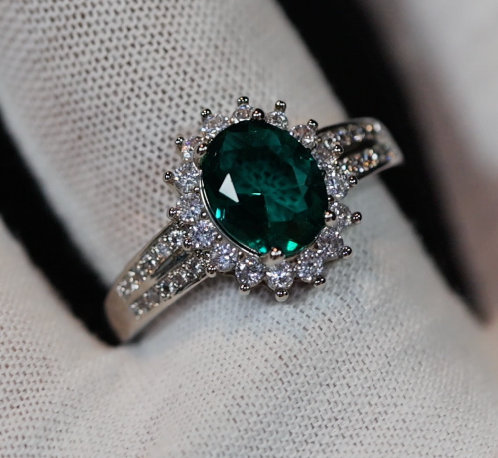 Emerald Green Diamond Ring | Green Diamond Ring