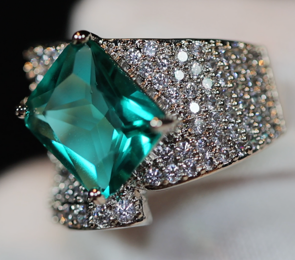 Aquamarine Green Diamond Ring | Green Diamond Ring