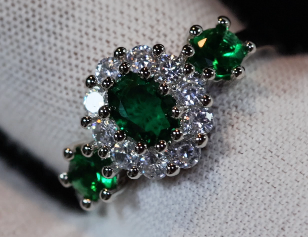 Green Diamond Ring | Emerald Green Diamond Ring