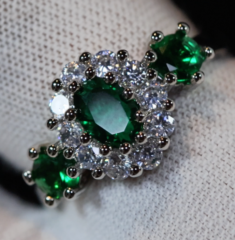 Green Diamond Ring | Emerald Green Diamond Ring