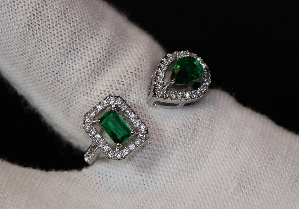 Emerald green diamond ring