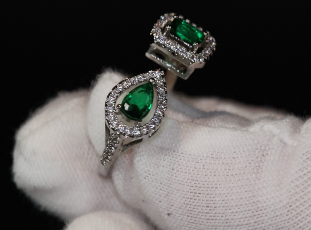 Green Diamond Ring, Emerald green diamond ring