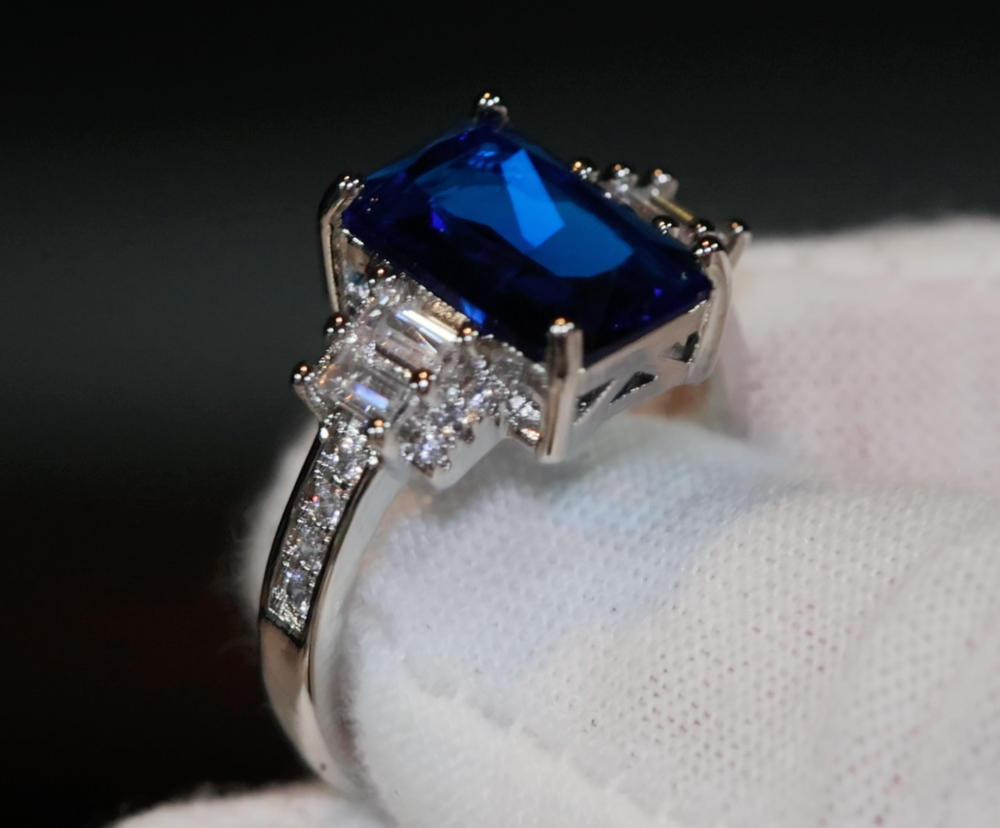 
            
                Load image into Gallery viewer, Sapphire Blue Diamond Ring | Blue Diamond Engagement Ring
            
        