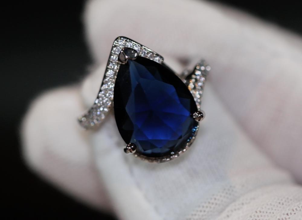 Sapphire Blue Diamond Ring | Pear cut blue diamond ring