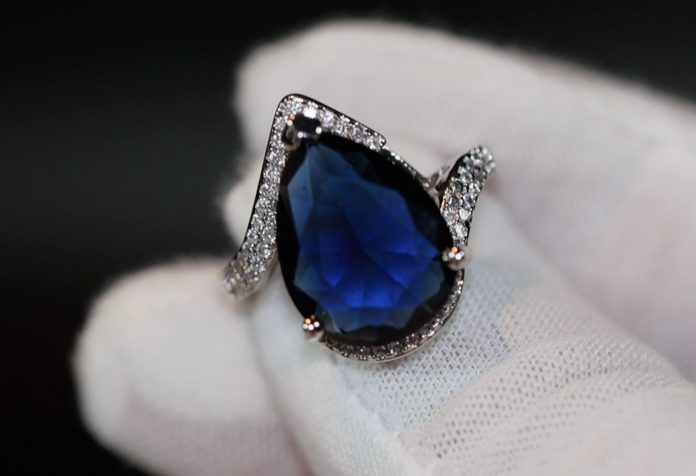 Sapphire Blue Diamond Ring | Pear cut blue diamond ring