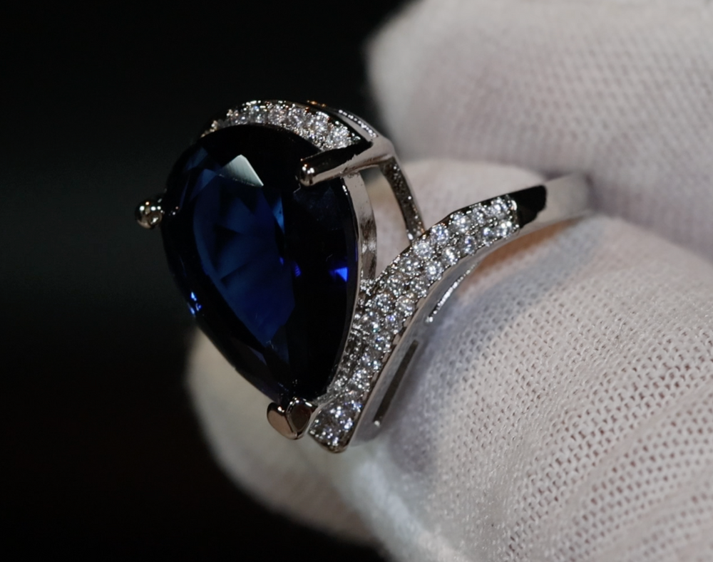 Sapphire Blue Diamond Ring | Pear cut blue diamond ring