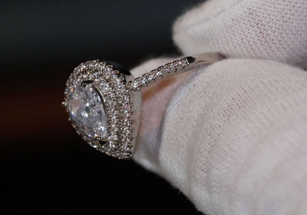 
            
                Load image into Gallery viewer, Engagement Ring | Pear Cut Diamond Ring | Teardrop Ring | Womens Wedding Ring
            
        