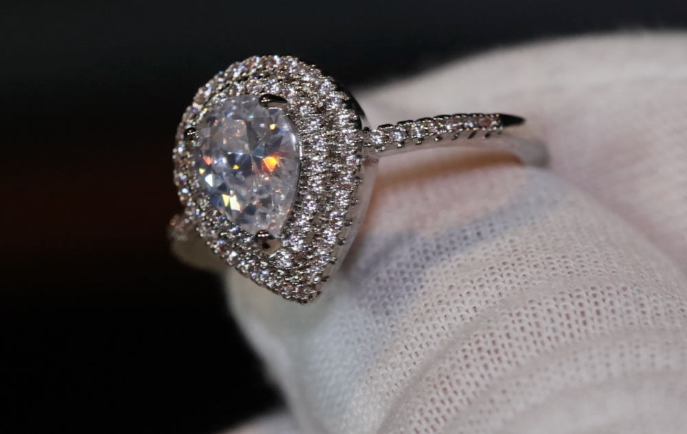 
            
                Load image into Gallery viewer, Engagement Ring | Pear Cut Diamond Ring | Teardrop Ring | Womens Wedding Ring
            
        