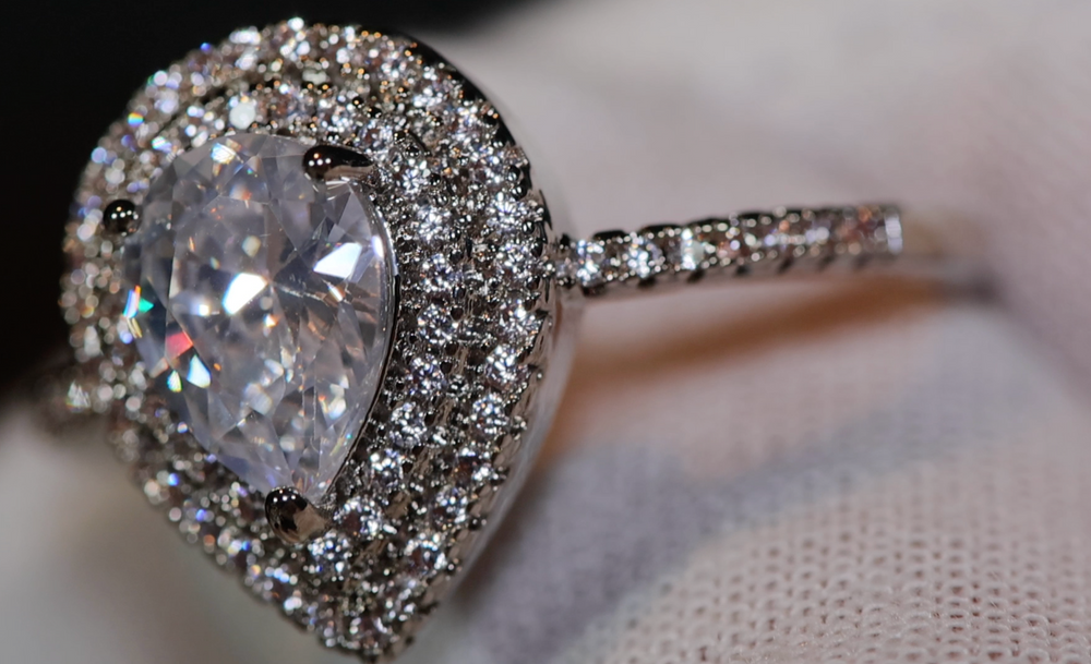 
            
                Load image into Gallery viewer, Engagement Ring | Pear Cut Diamond Ring | Teardrop Ring | Womens Wedding Ring
            
        