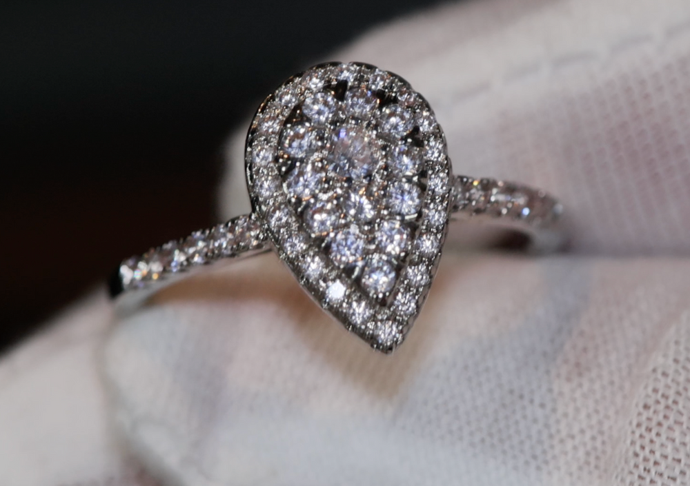 
            
                Load image into Gallery viewer, Teardrop Ring | Pear Shape Ring | Teardrop Engagement Ring | Pear Cut Diamond Ring
            
        