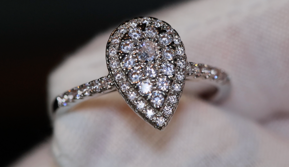 
            
                Load image into Gallery viewer, Teardrop Ring | Pear Shape Ring | Teardrop Engagement Ring | Pear Cut Diamond Ring
            
        