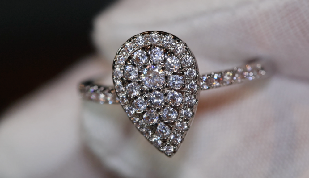 
            
                Load image into Gallery viewer, Teardrop Ring | Pear Shape Ring | Teardrop Engagement Ring | Pear Cut Diamond Ring
            
        