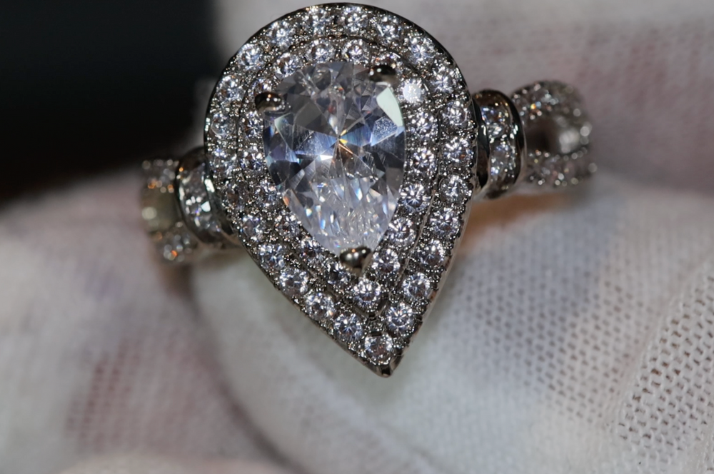 
            
                Load image into Gallery viewer, Teardrop Ring | Pear Shape Ring | Teardrop Engagement Ring | Tear Drop Ring | Engagement Ring |  Diamond Rings | Womens Wedding Rings
            
        