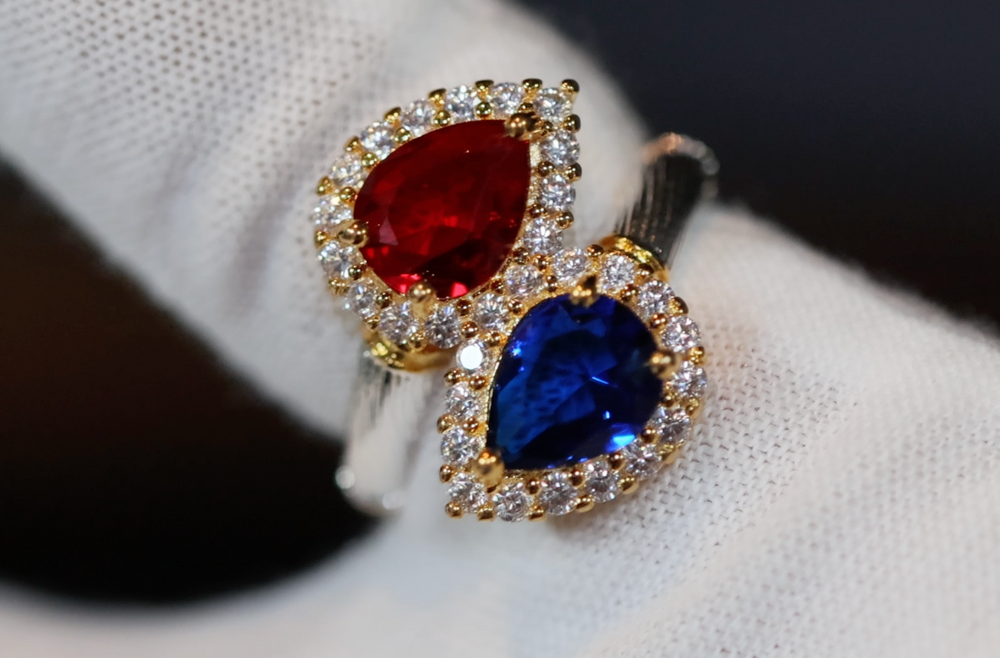 
            
                Load image into Gallery viewer, Red and Blue Diamond Ring | Teardrop Ring | Red Diamond Ring | Blue Diamond Ring
            
        