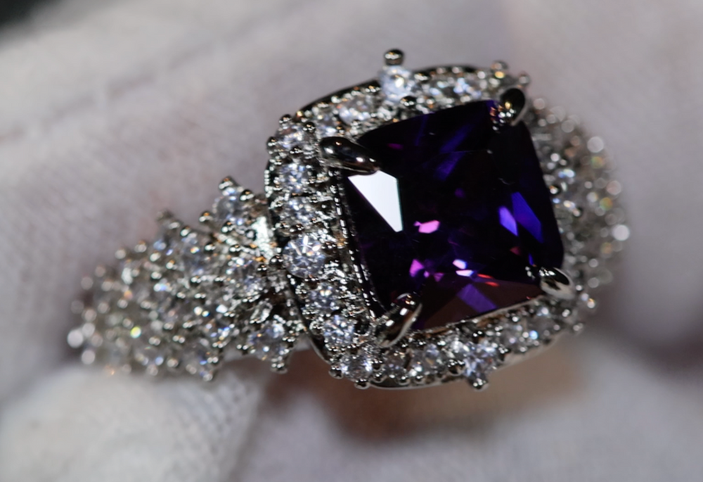 
            
                Load image into Gallery viewer, Princess Cut Ring | Purple Diamond Ring | Purple Diamond Engagement Ring | Purple Amethyst Ring | Purple Sapphire Ring | Purple Gem Ring
            
        