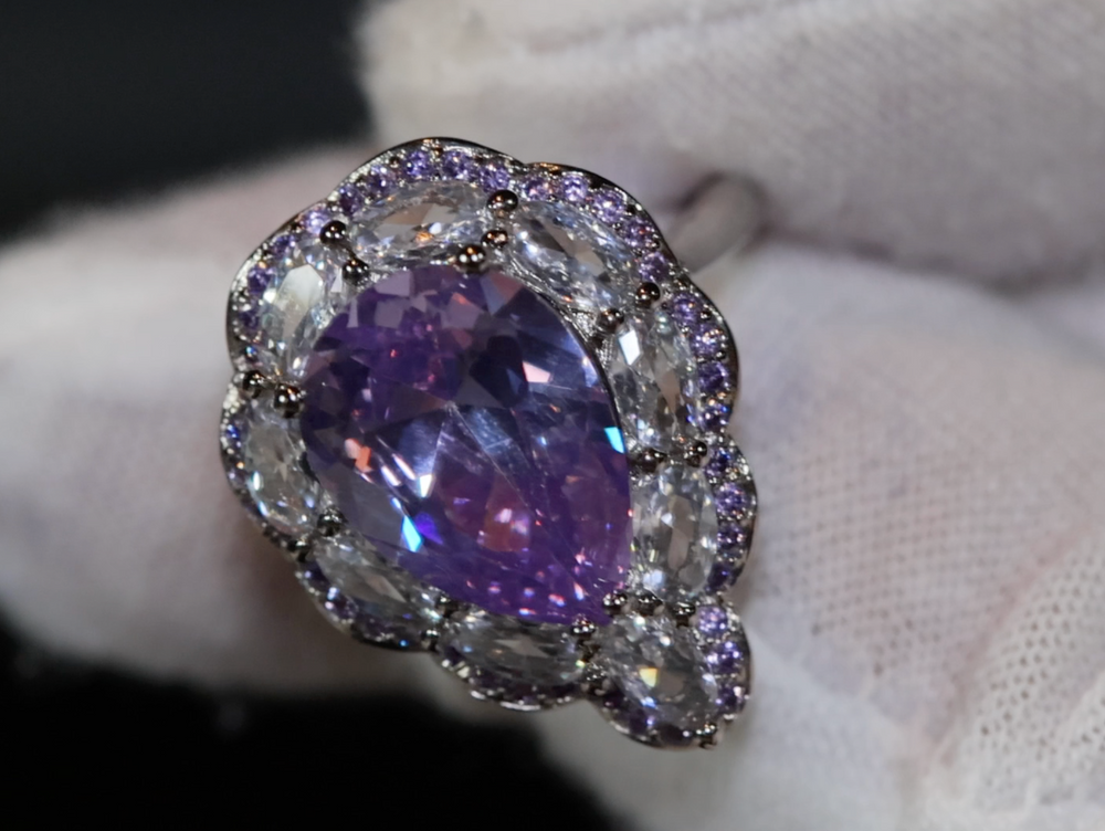 
            
                Load image into Gallery viewer, Purple Diamond Ring | Purple Diamond Engagement Ring
            
        