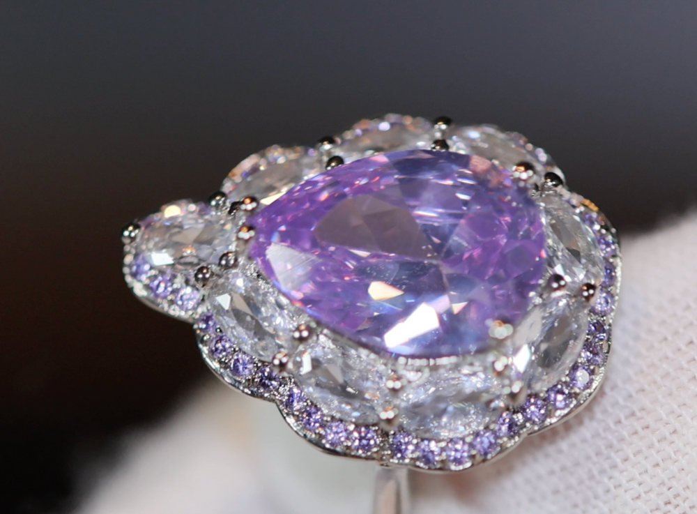 
            
                Load image into Gallery viewer, Purple Diamond Ring | Purple Diamond Engagement Ring
            
        