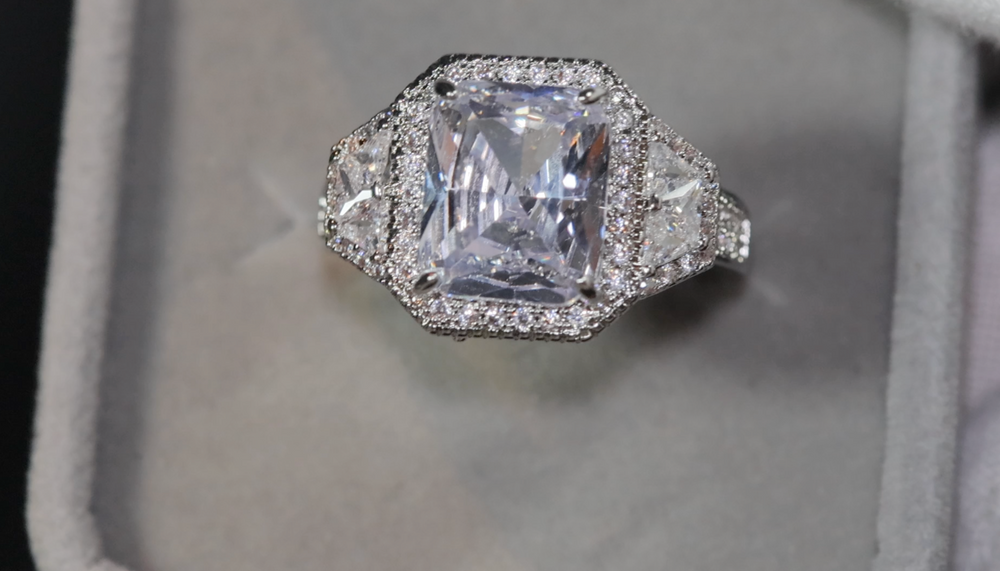 
            
                Load image into Gallery viewer, Big Diamond Ring | Womens Big Diamond Ring | Womens Engagement Ring | Womens Wedding Ring | Womens Big Rings
            
        